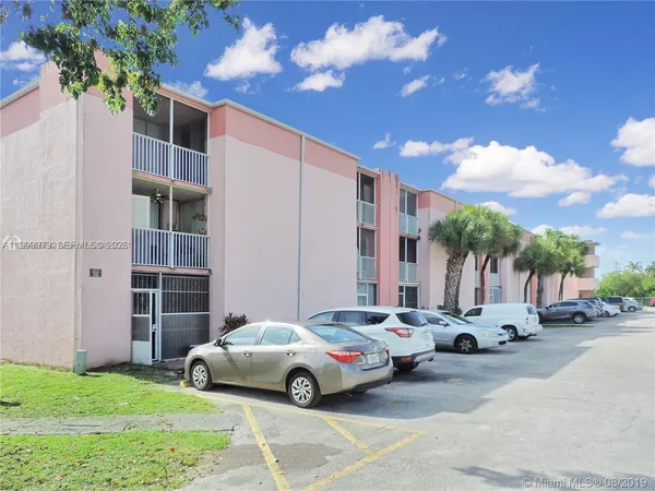 $1,750 | 19841 Southwest 114th Avenue, Unit 310, Miami, FL 33157