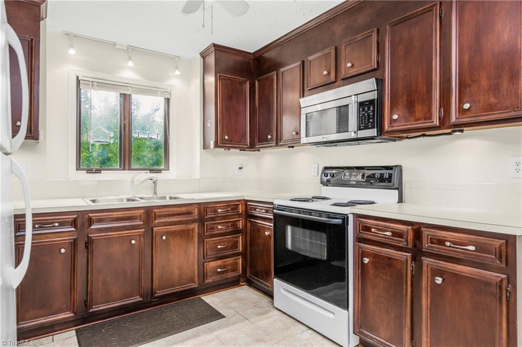 2011 Winding Ridge Road Winston-Salem, NC 27127 - Photo 8 of 27 Gallery Image 8