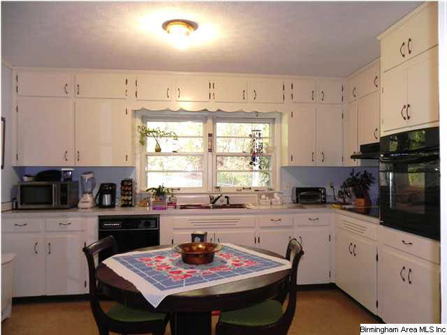 601 Crestview Road Anniston, AL 36207 - Photo 6 of 24