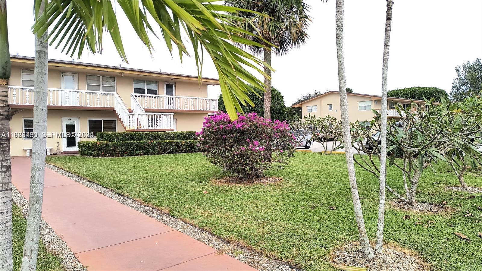 53 Coventry C, Unit 53 West Palm Beach, FL 33417 - Photo 3 of 22