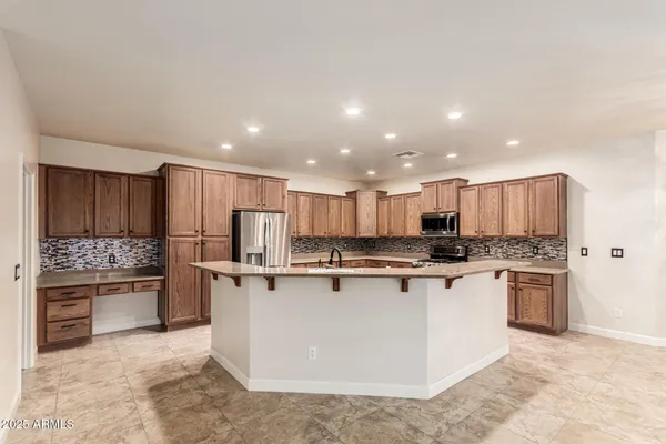 an empty room with a empty space