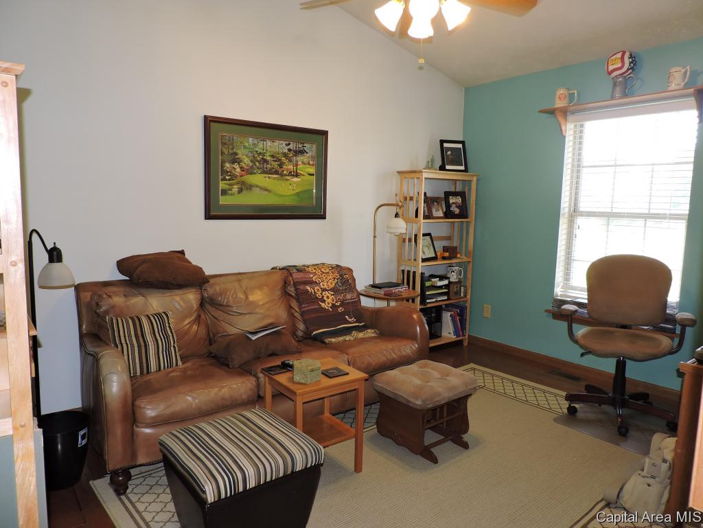 302 Buttercup Drive Athens, IL 62613 - Photo 13 of 23 Gallery Image 13
