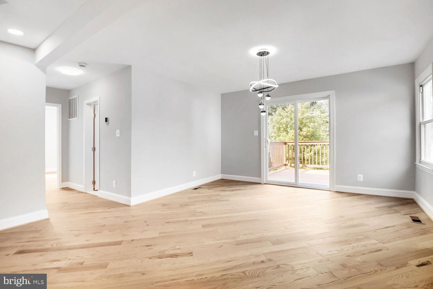 4912 Ridge Road Baltimore, MD 21237 - Photo 7 of 36 Dining Room
