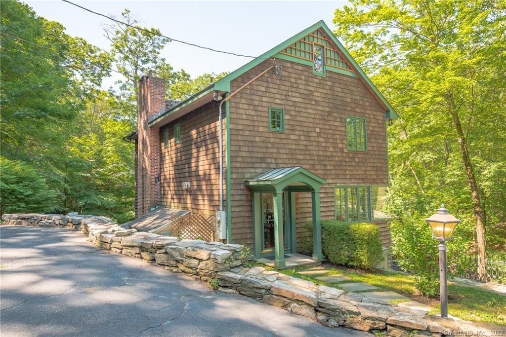 Welcome Home to 321 Newtown Tpke!