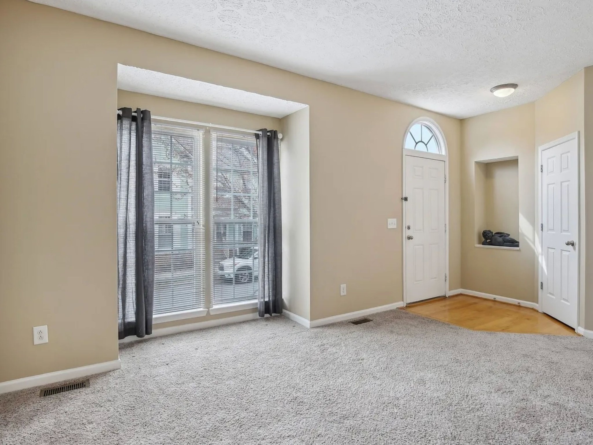 7841 Heaton Way Nashville, TN 37211 - Photo 2 of 25 a view of an empty room with window and closet area