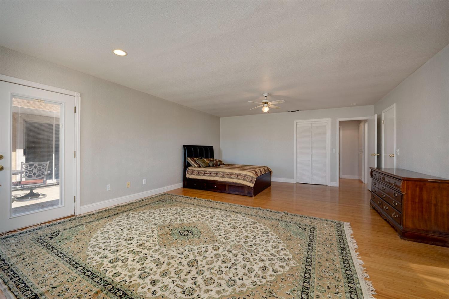 4427 East Catlett Road Lincoln, CA 95648 - Photo 32 of 51 a view of a livingroom with furniture