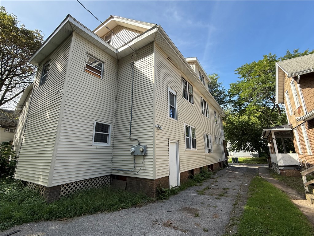119-121 Ave B Rochester, NY 14621 - Photo 5 of 22 Gallery Image 5