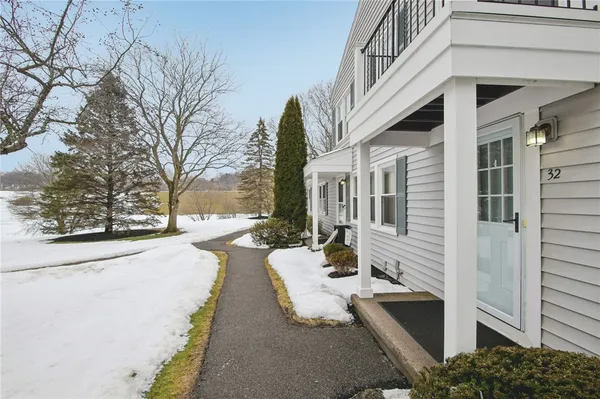 $226,000 | 32 Arrowhead Way South, Perinton, NY 14450