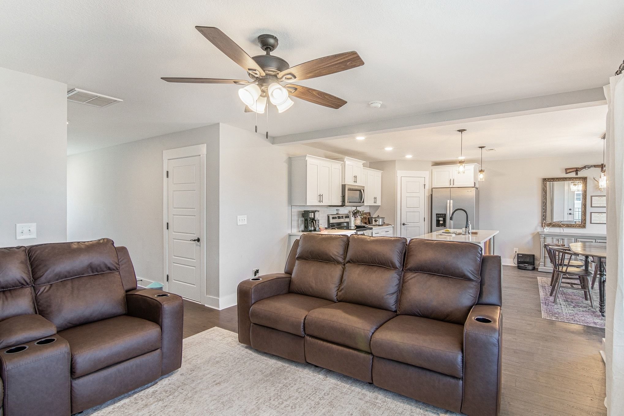 786 Limestone Way Clarksville, TN 37043 - Photo 4 of 29 a living room with furniture