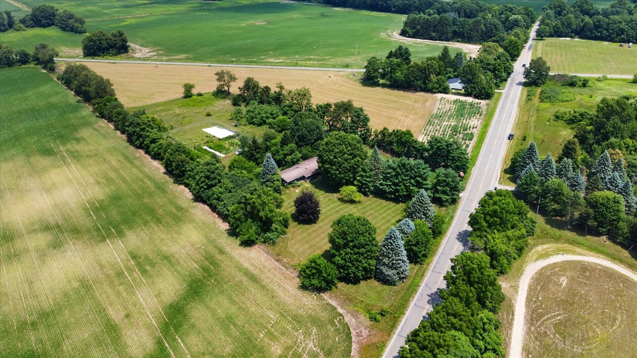 40516 County Road 669 Decatur, MI 49045 - Photo 3 of 46 Gallery Image 3