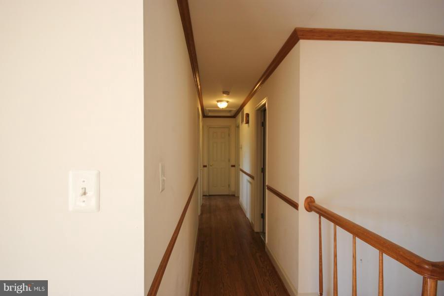 11427 Hook Road Reston, VA 20190 - Photo 2 of 24 Interior (General)