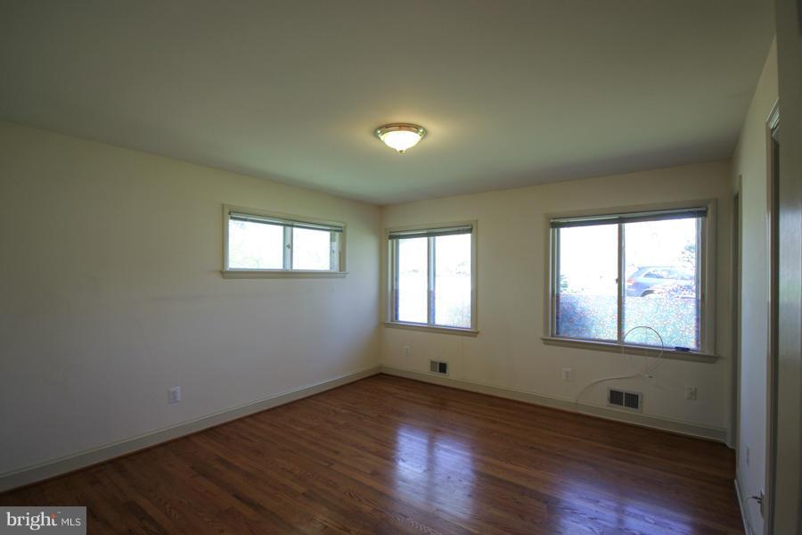 11427 Hook Road Reston, VA 20190 - Photo 12 of 24 Interior (General)