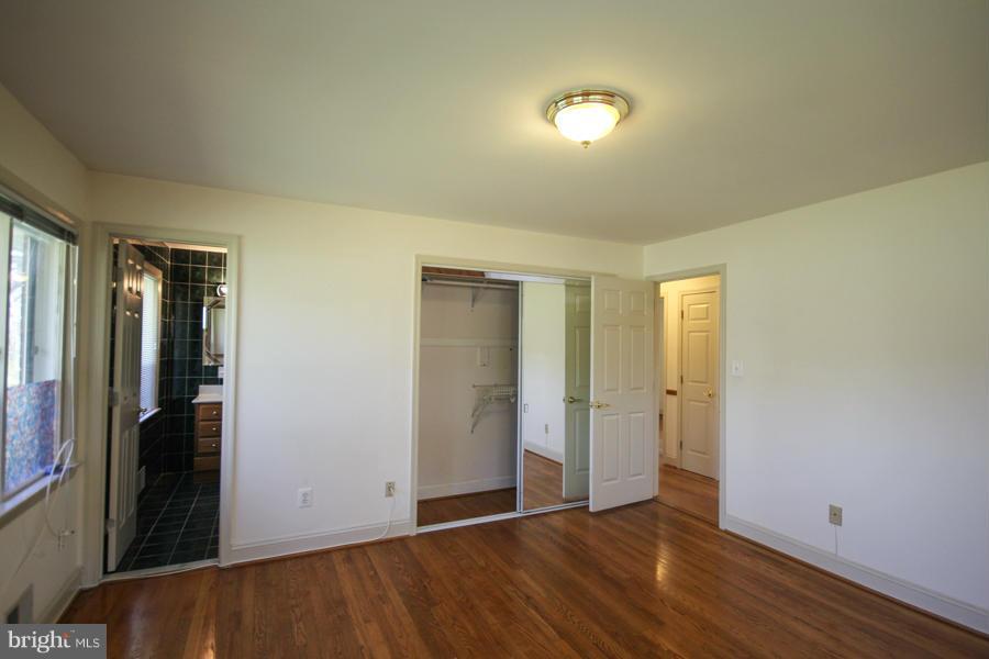 11427 Hook Road Reston, VA 20190 - Photo 13 of 24 Interior (General)