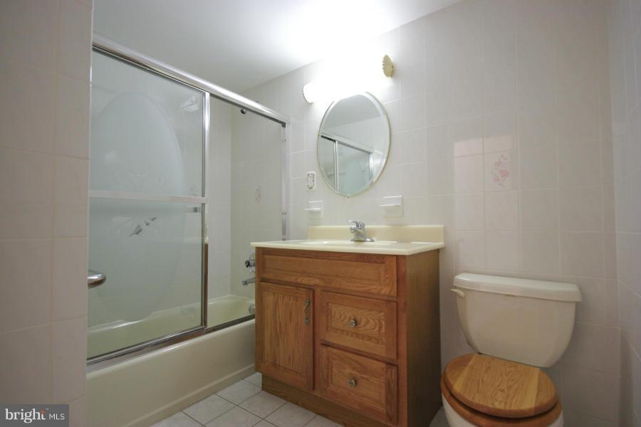 11427 Hook Road Reston, VA 20190 - Photo 19 of 24 Interior (General)