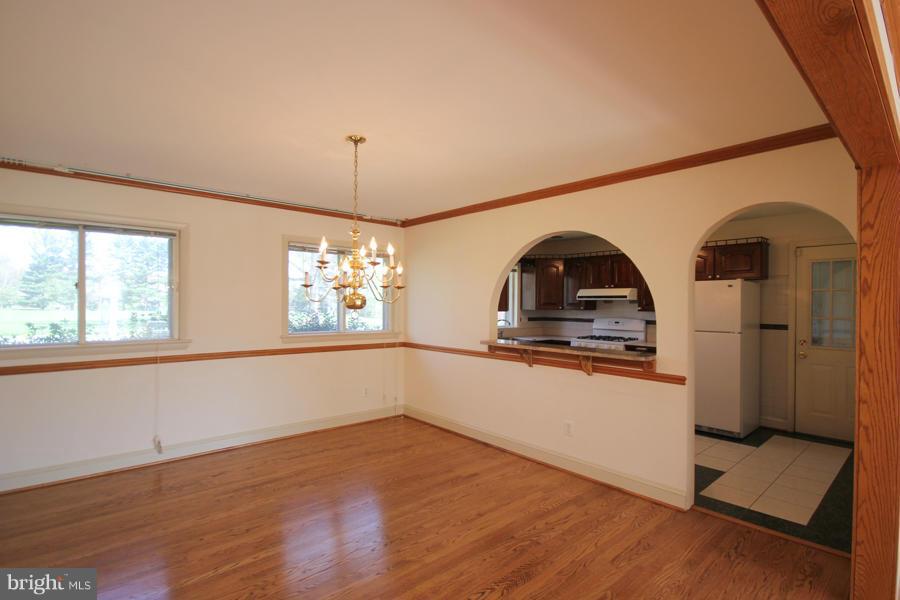 11427 Hook Road Reston, VA 20190 - Photo 5 of 24 Interior (General)