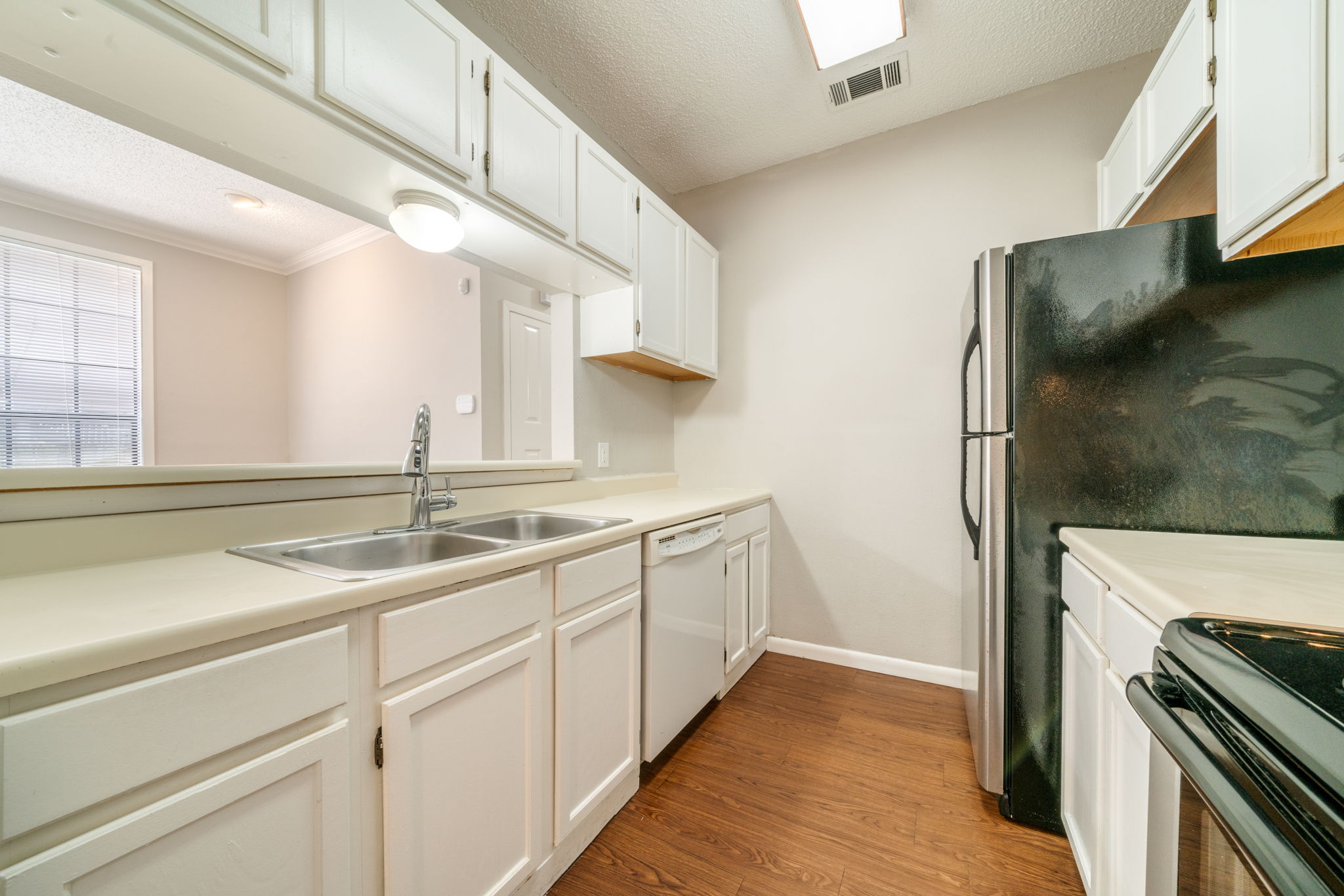 2300 Leon Street, Unit 101 Austin, TX 78705 - Photo 3 of 36 Virtually Staged
