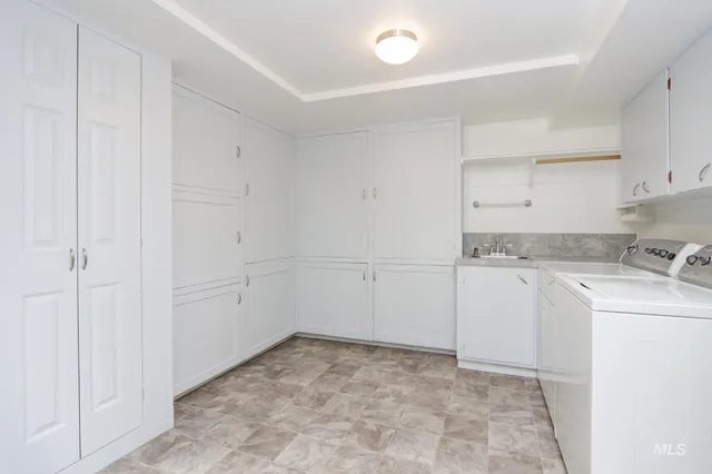 $899,000 | 2106 North Cribbens Street, Boise, ID 83713