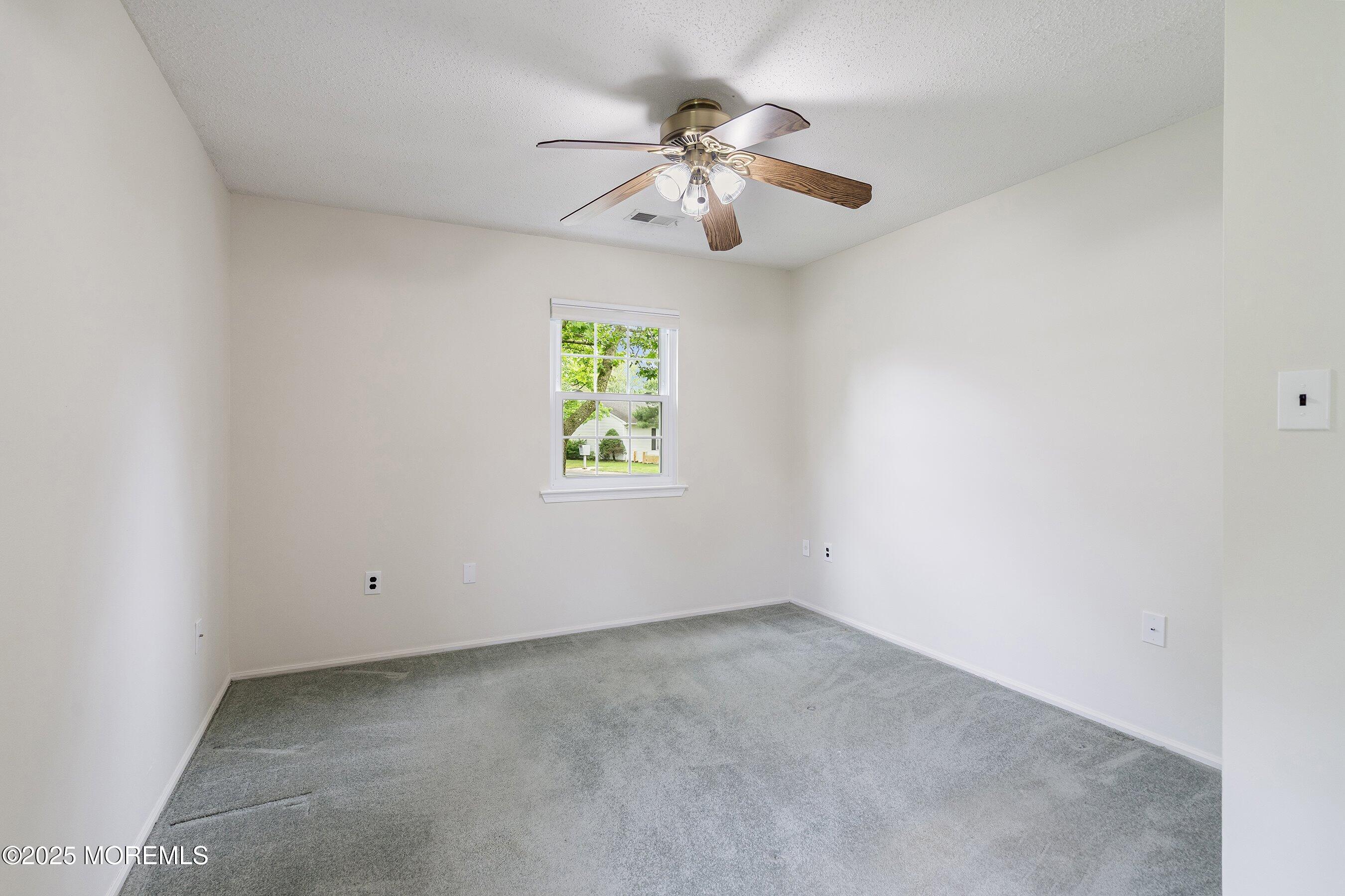 23 Datchet Close, Unit 1000 Freehold, NJ 07728 - Photo 12 of 28 11-Bed 2