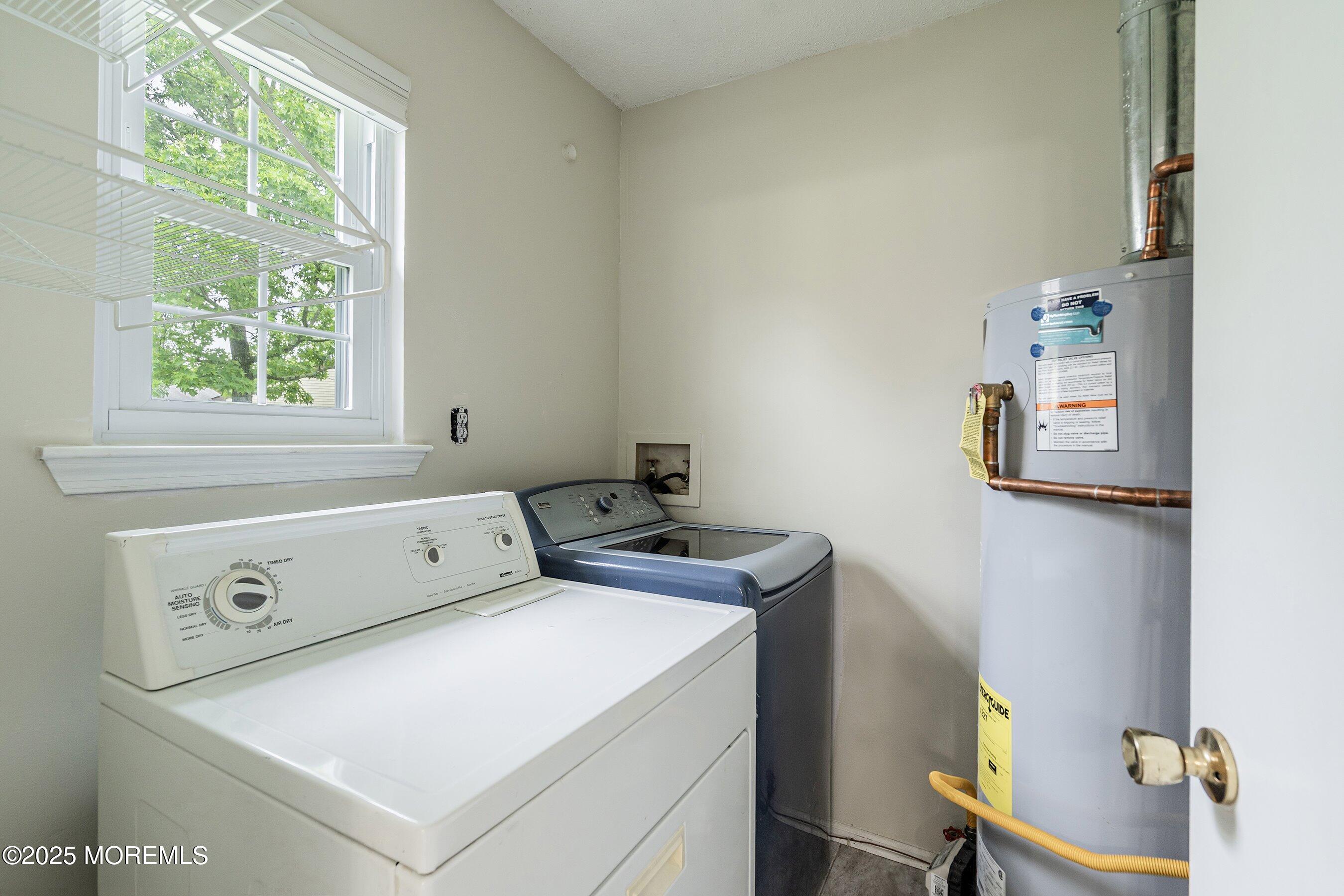 23 Datchet Close, Unit 1000 Freehold, NJ 07728 - Photo 15 of 28 14-Laundry