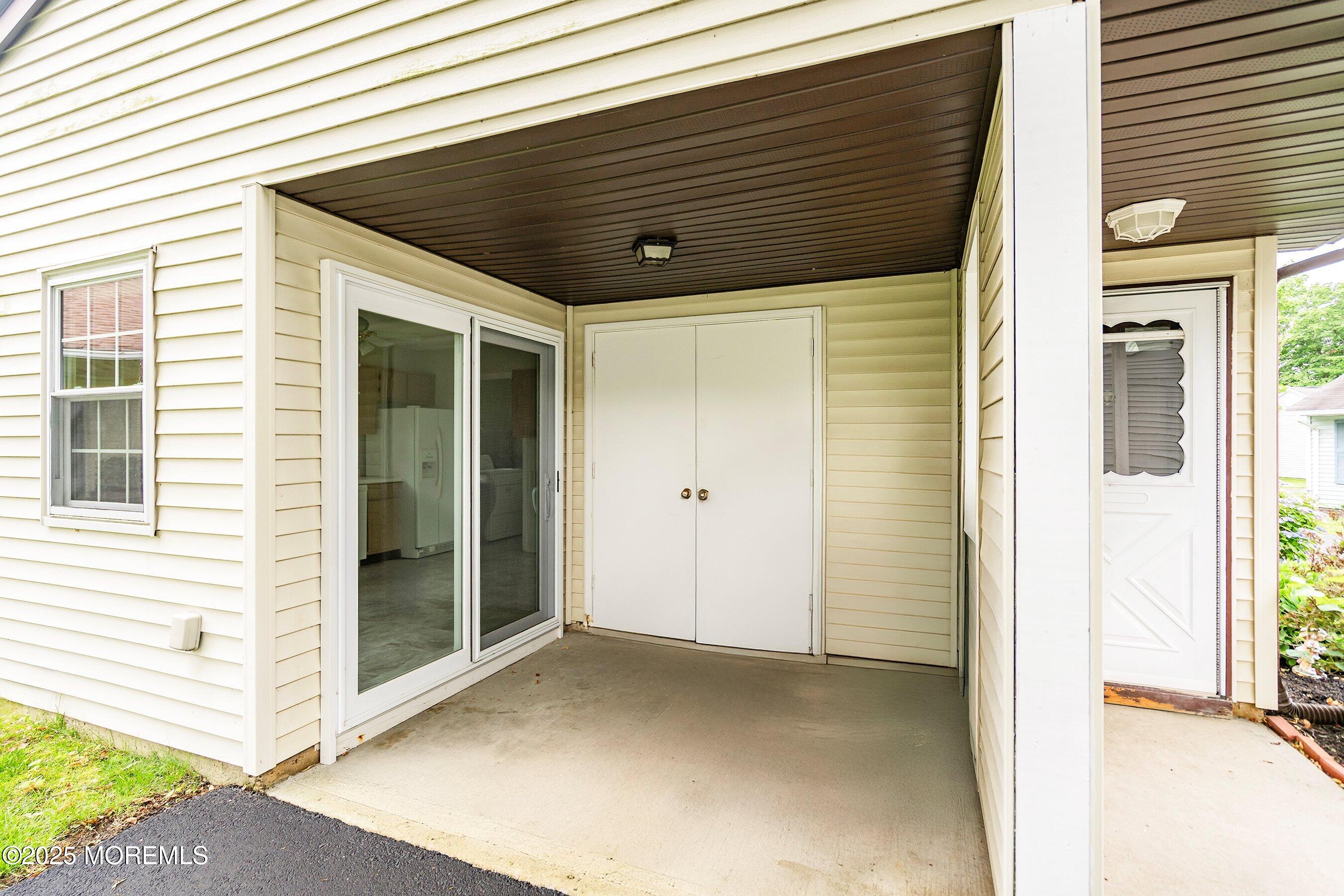 23 Datchet Close, Unit 1000 Freehold, NJ 07728 - Photo 16 of 28 15-Patio