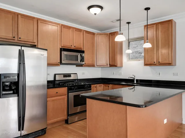 $425,000 | 1533 North Campbell Avenue, Unit 2, Chicago, IL 60622
