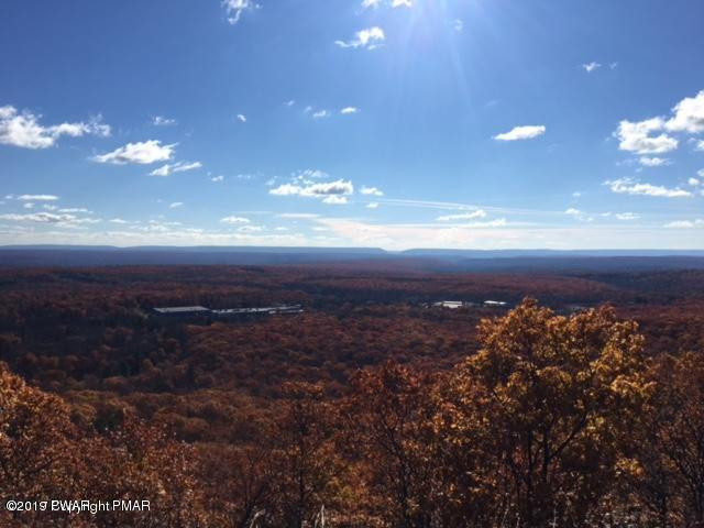 194 Monomonock Road Cresco, PA 18326 - Photo 6 of 35 Autumn View