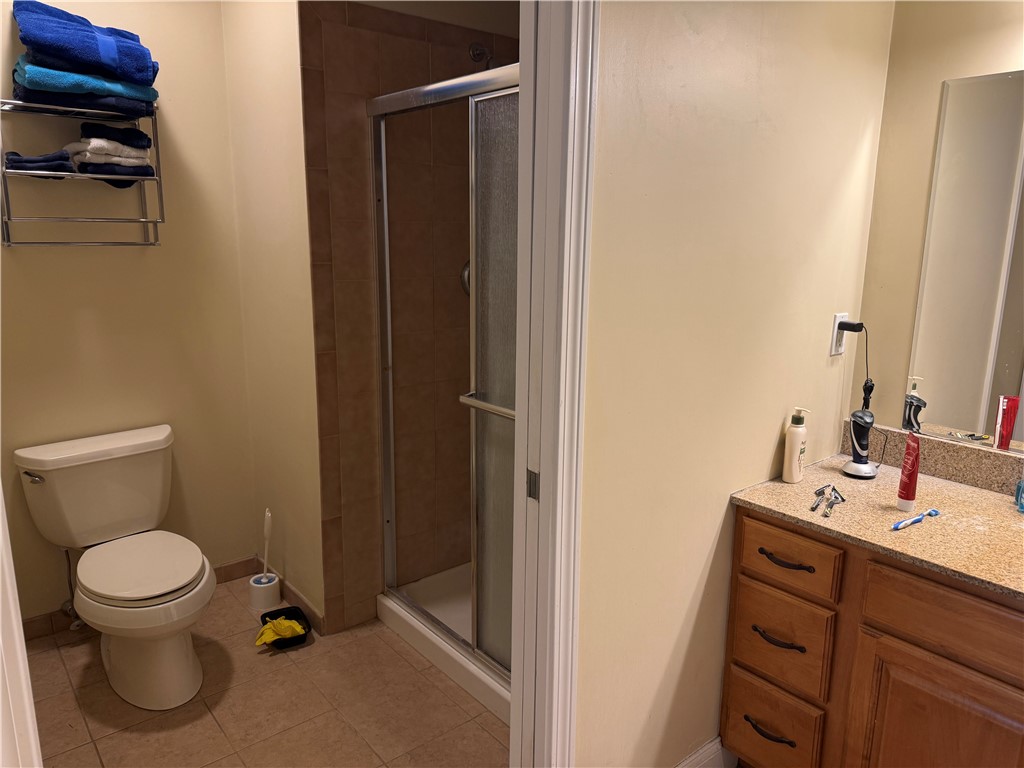 70 Turner Street, Unit E6 Warwick, RI 02886 - Photo 17 of 22 Primary Bathroom