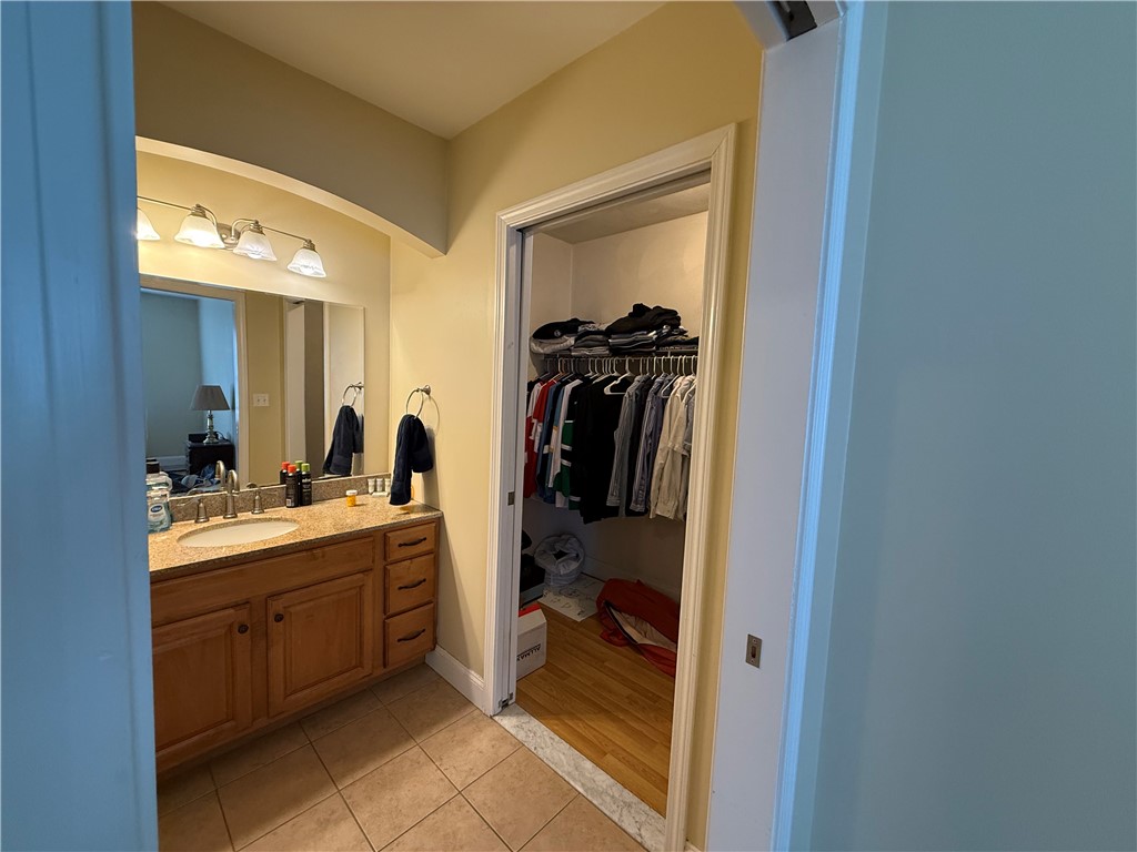 70 Turner Street, Unit E6 Warwick, RI 02886 - Photo 18 of 22 Primary Bathroom