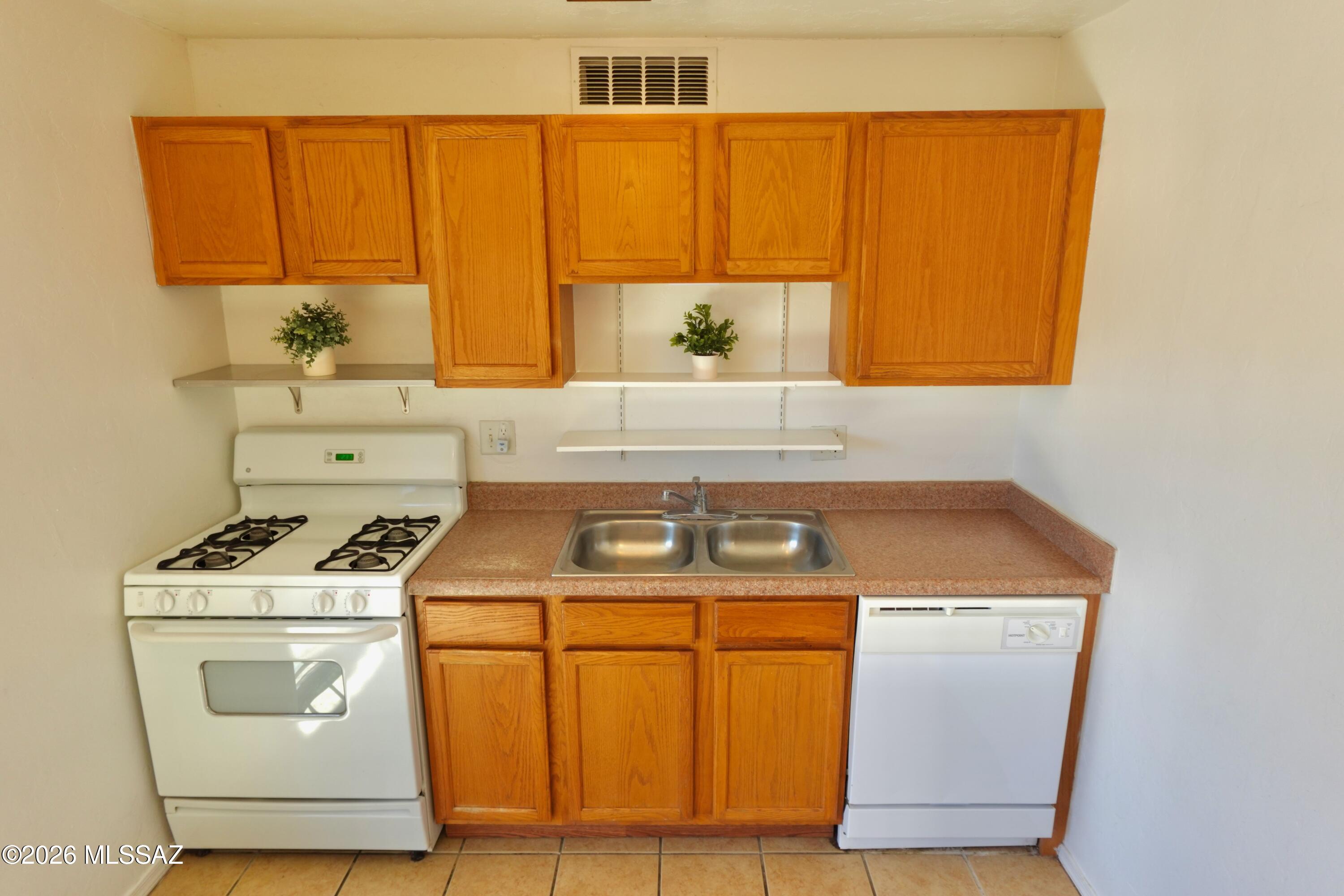 350 North Silverbell Road, Unit 116 Tucson, AZ 85745 - Photo 9 of 29