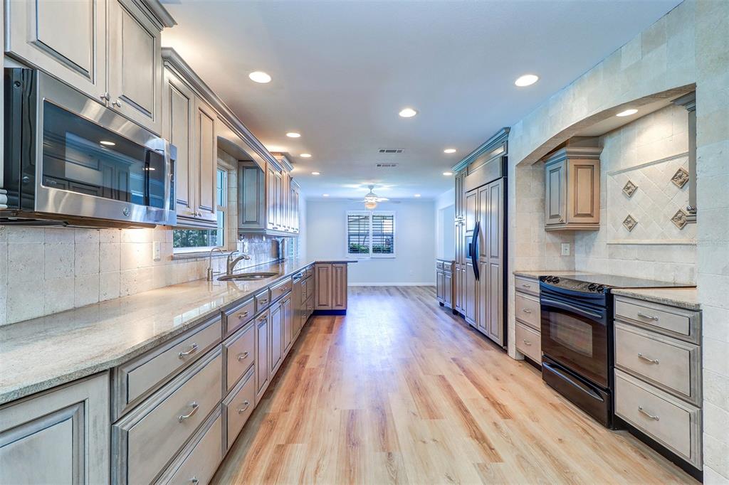 1670 Fox Road Clearwater, FL 33764 - Photo 18 of 55