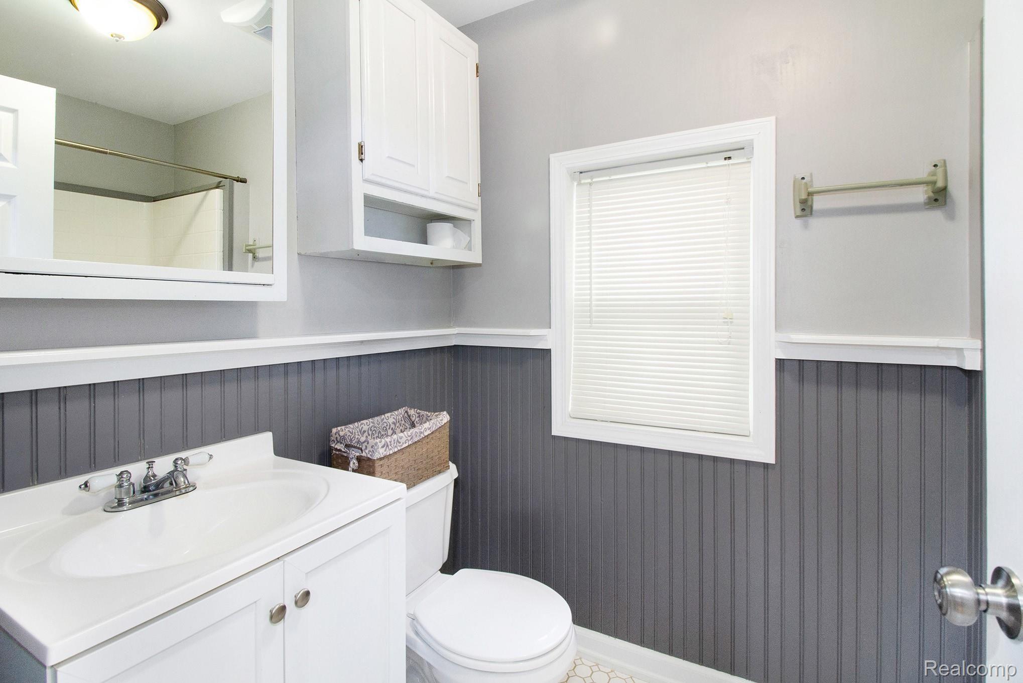 8959 North Gregory Road Fowlerville, MI 48836 - Photo 11 of 21 Bathroom