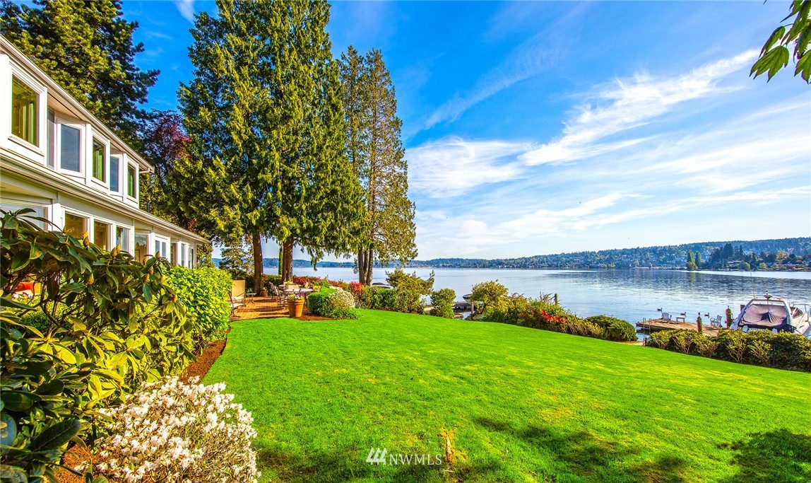 4312 Hunts Point Road Hunts Point, WA 98004 - Photo 3 of 19