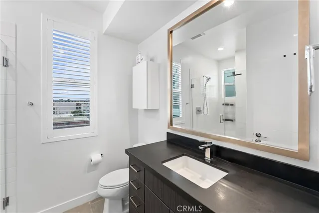 $770,000 | 206 Alamo Court, Long Beach, CA 90802