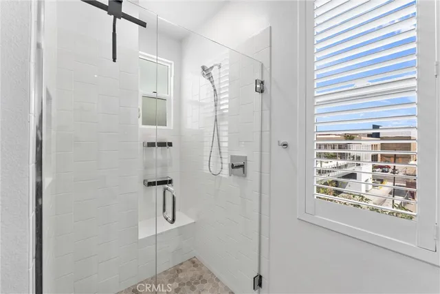 $770,000 | 206 Alamo Court, Long Beach, CA 90802