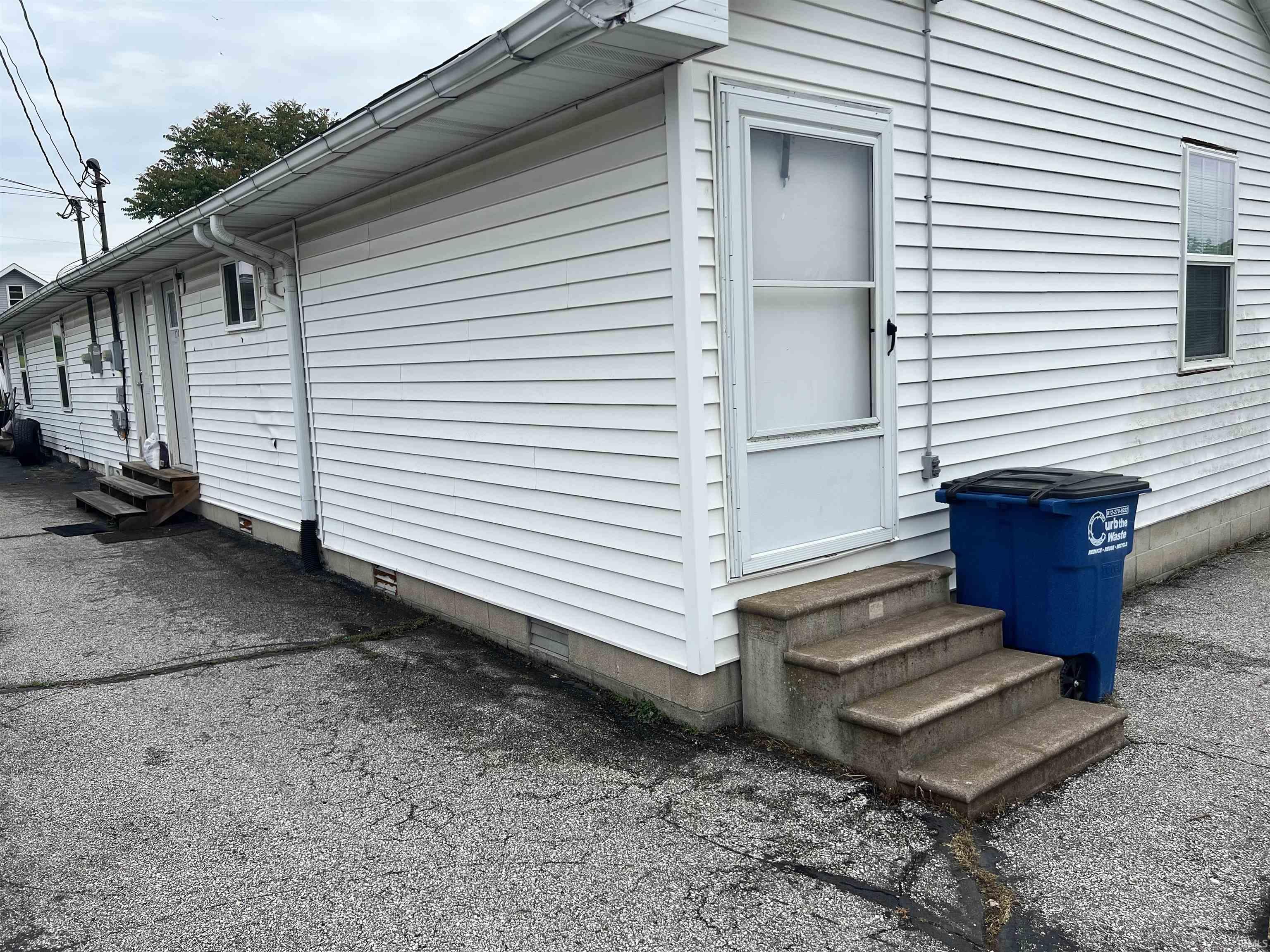 1708 24th Street Bedford, IN 47421 - Photo 2 of 18
