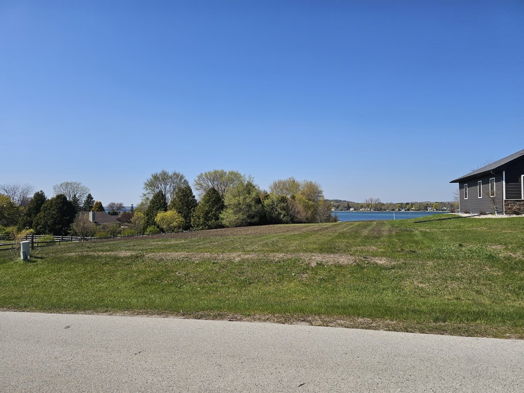 Circle Ridge Place Sturgeon Bay, WI 54235 - Photo 2 of 4