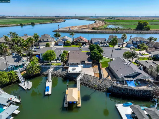 a outdoor view with a sitting space