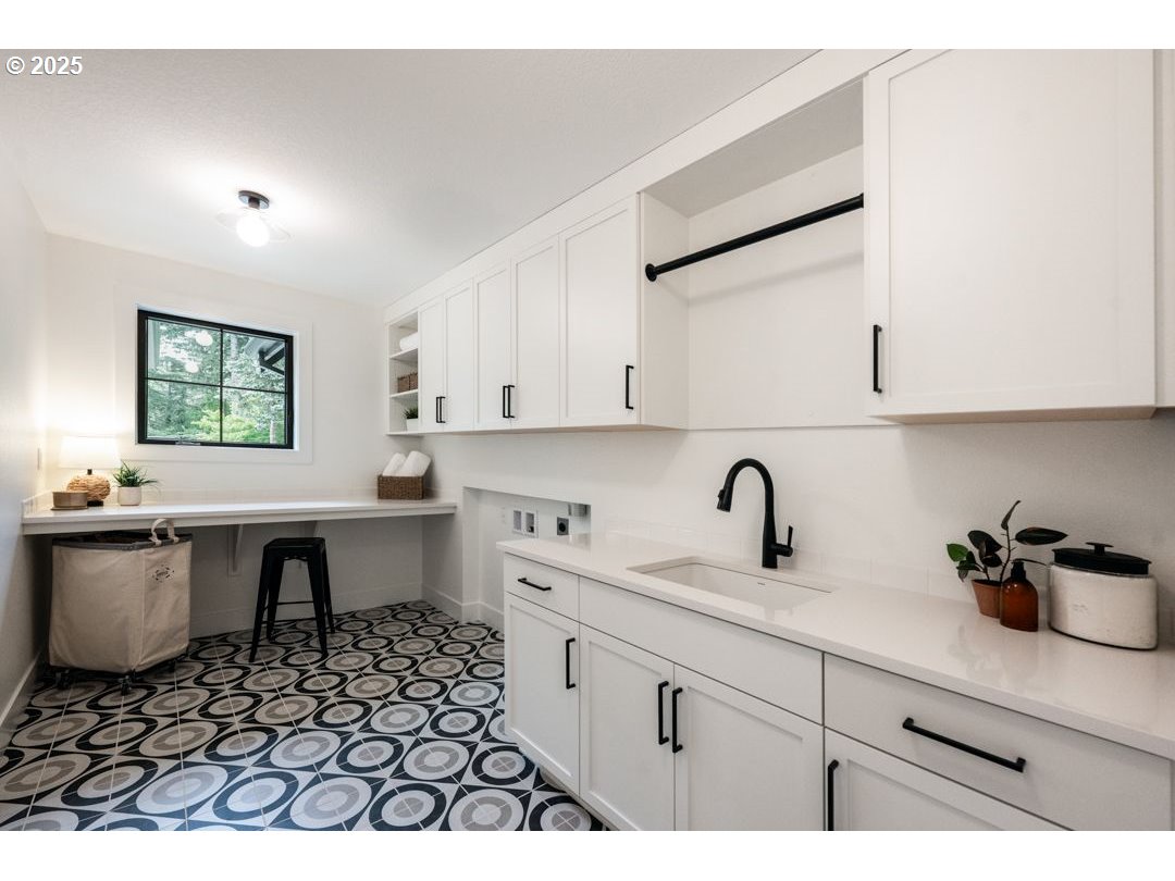 2112 Ridgewood Road Lake Oswego, OR 97034 - Photo 18 of 29 Gallery Image 18
