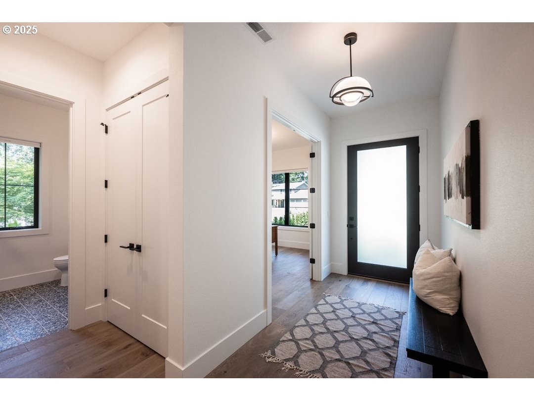 2112 Ridgewood Road Lake Oswego, OR 97034 - Photo 2 of 29 Gallery Image 2