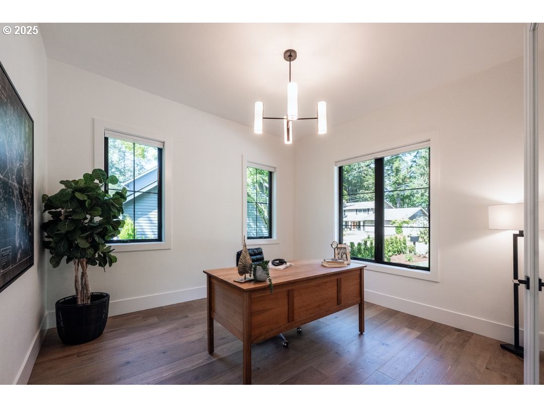 2112 Ridgewood Road Lake Oswego, OR 97034 - Photo 3 of 29 Gallery Image 3