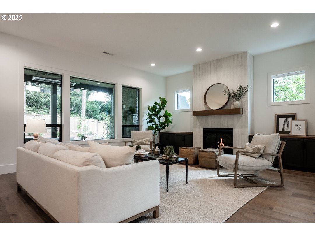 2112 Ridgewood Road Lake Oswego, OR 97034 - Photo 5 of 29 Gallery Image 5