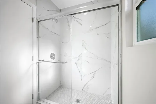 $2,250 | 417 Riverdale Drive, Unit 415C, Glendale, CA 91204