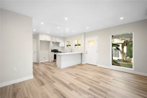 $2,250 | 417 Riverdale Drive, Unit 415C, Glendale, CA 91204