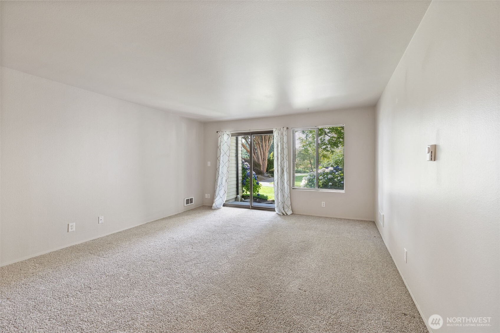 8516 196th Street Southwest, Unit 105 Edmonds, WA 98026 - Photo 7 of 40