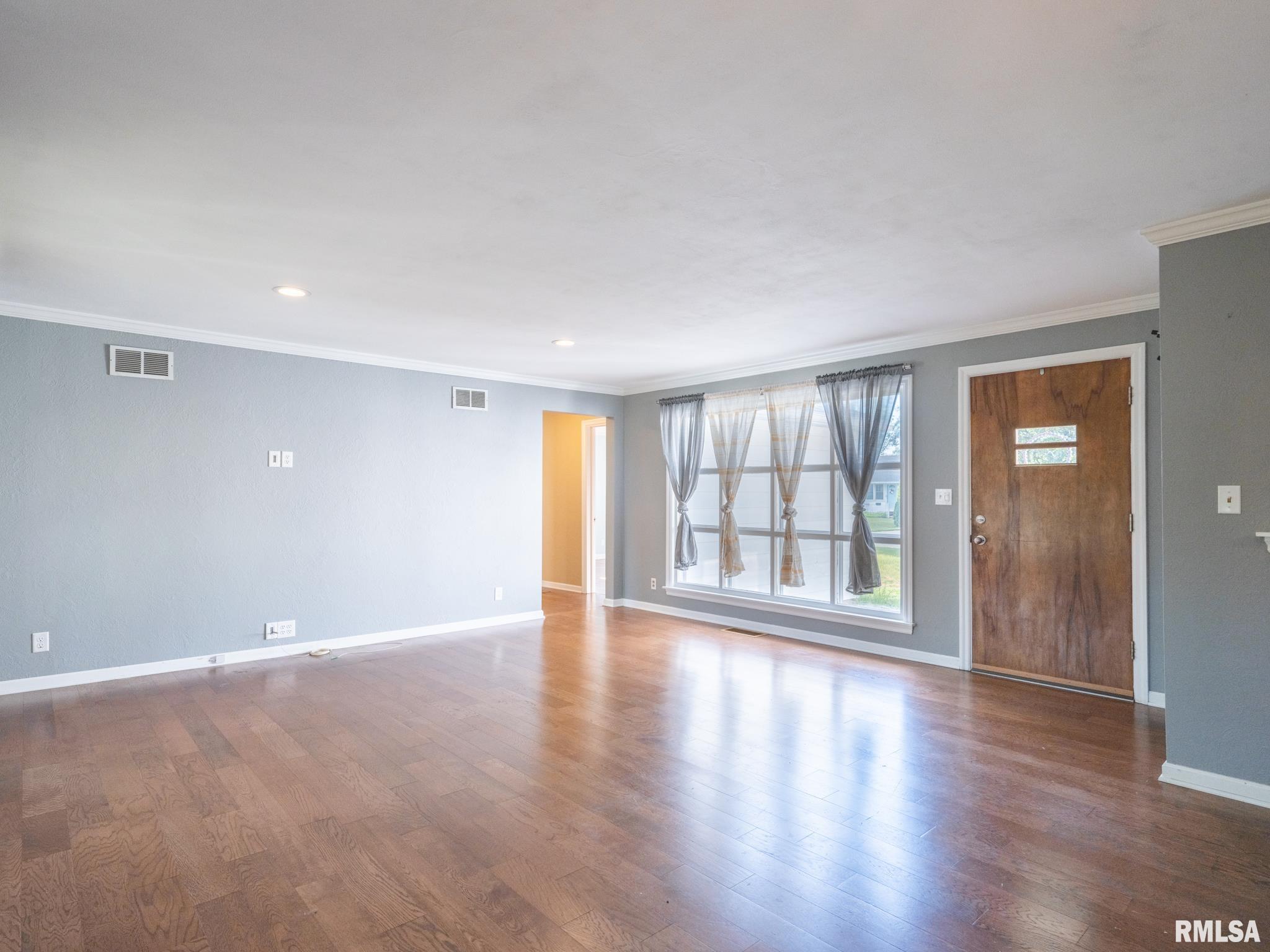 914 West Ridge Road Peoria, IL 61614 - Photo 6 of 34 Gallery Image 6