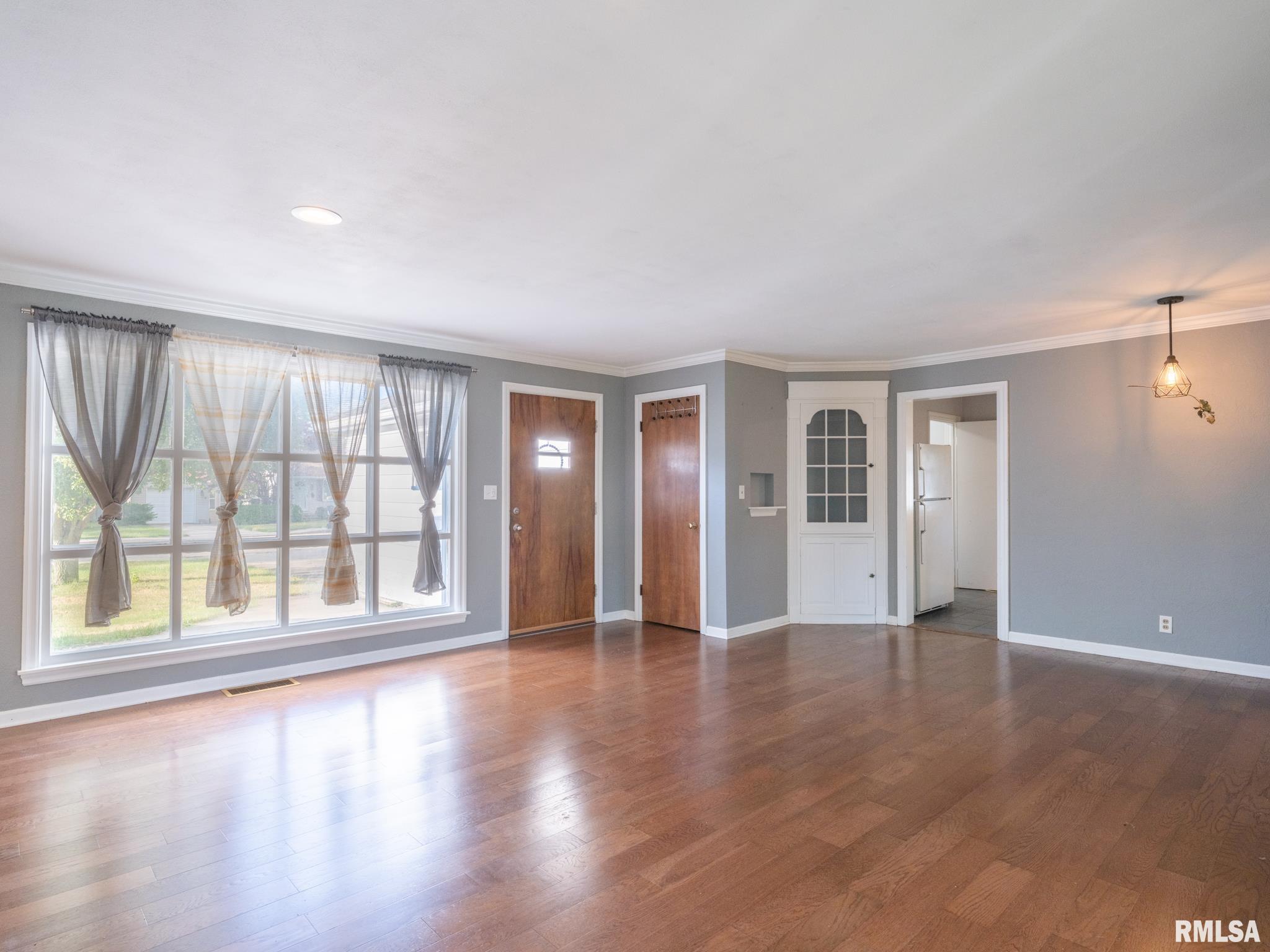914 West Ridge Road Peoria, IL 61614 - Photo 8 of 34 Gallery Image 8