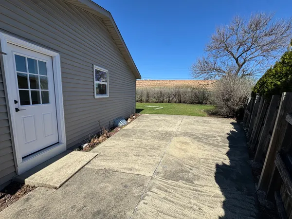 $615,999 | 2018 East Ivy Lane, Mount Prospect, IL 60056