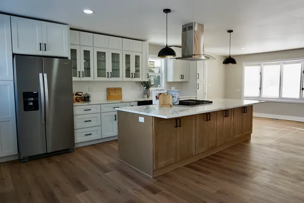 $615,999 | 2018 East Ivy Lane, Mount Prospect, IL 60056