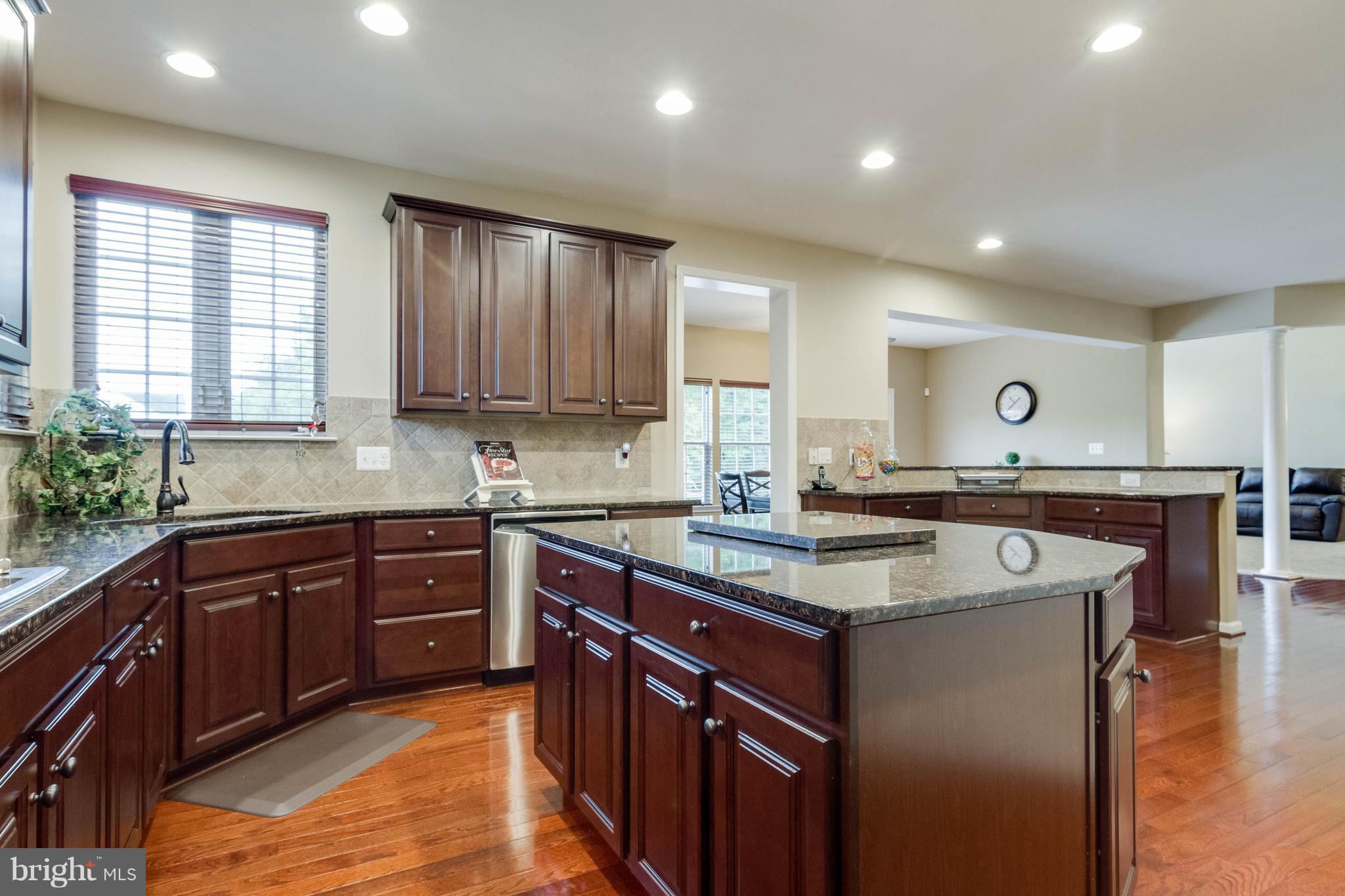7300 Group Road Warrenton, VA 20187 - Photo 8 of 30 Kitchen Loaded with Upgrades