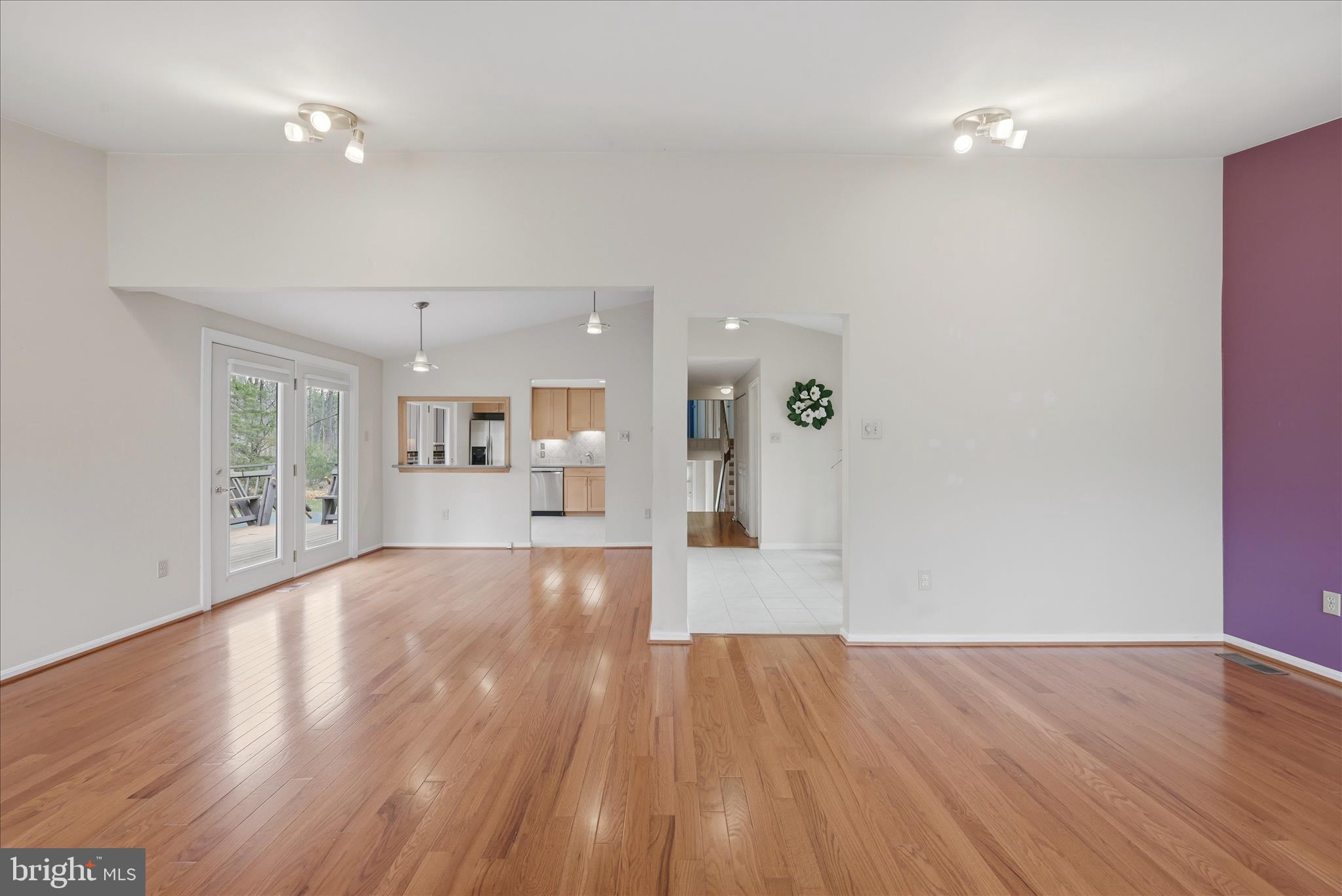 2199 Logmill Road Haymarket, VA 20169 - Photo 22 of 80 Living Room
